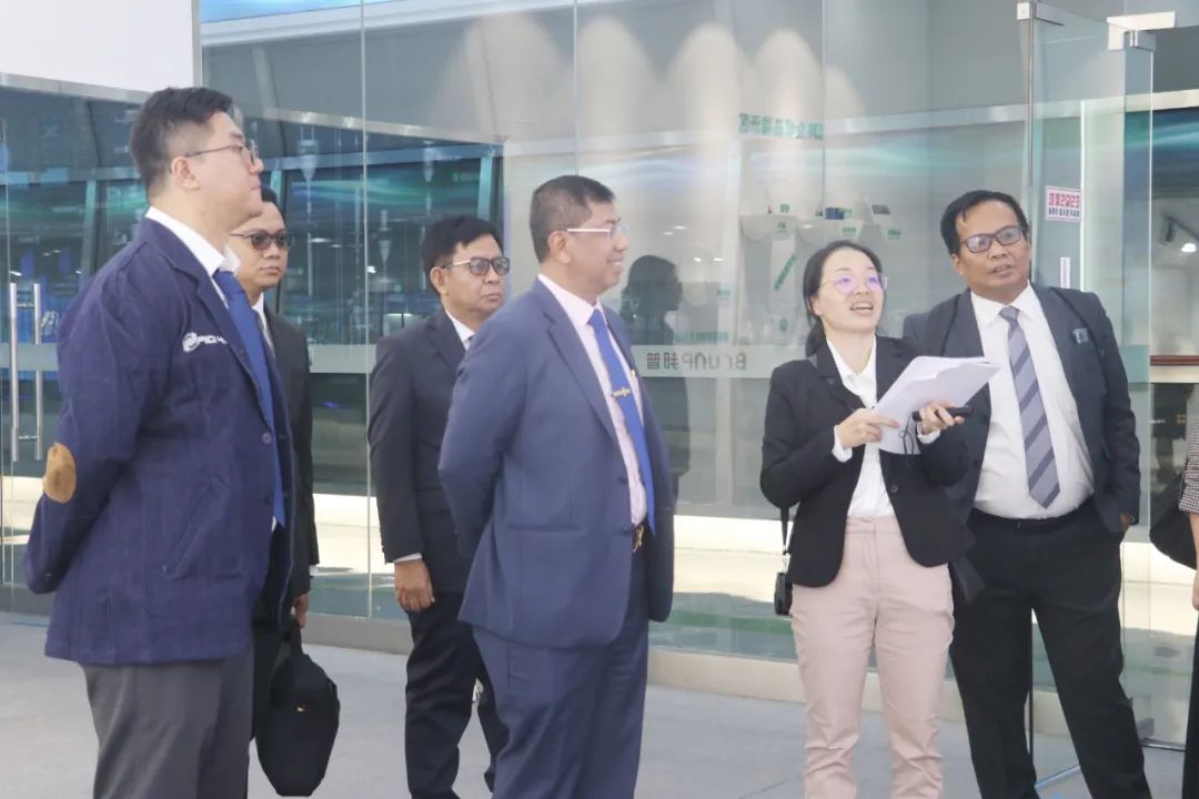 20231208-4-印尼工业部、莫罗瓦利金属工业理工学院、拉萨职业技术学院莅临EWC电竞官网循环互换接见.jpg