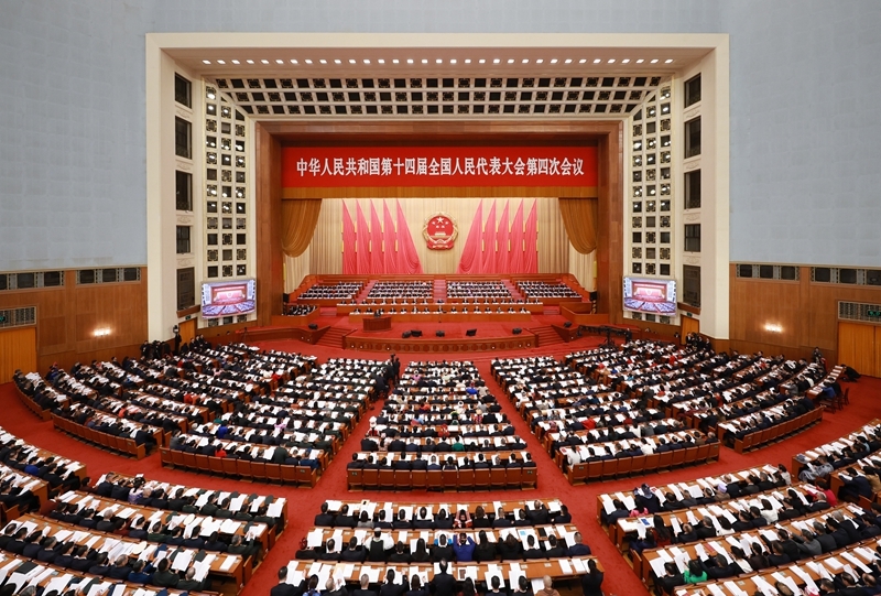 全国两会.jpg